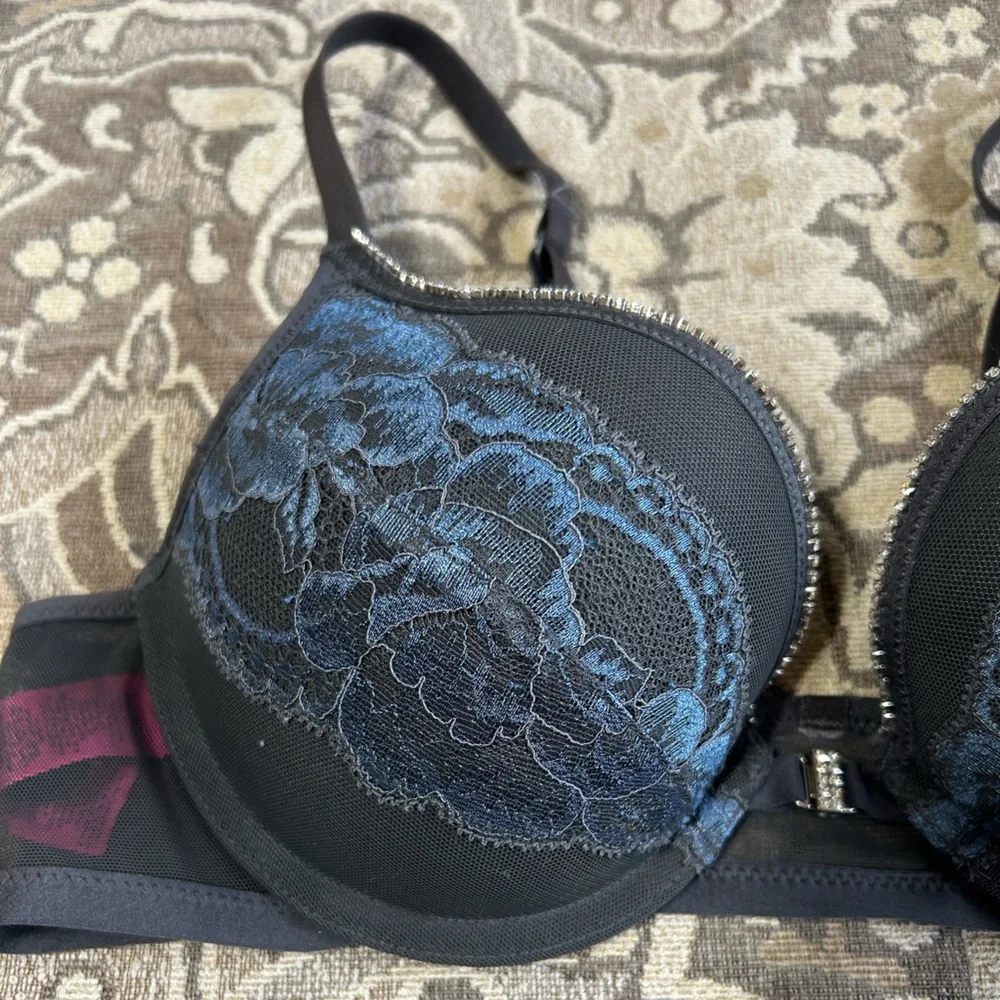 La Senza Beyond Sexy Push-up Bra 34B. Crystal Details. - Picture 3 of 13
